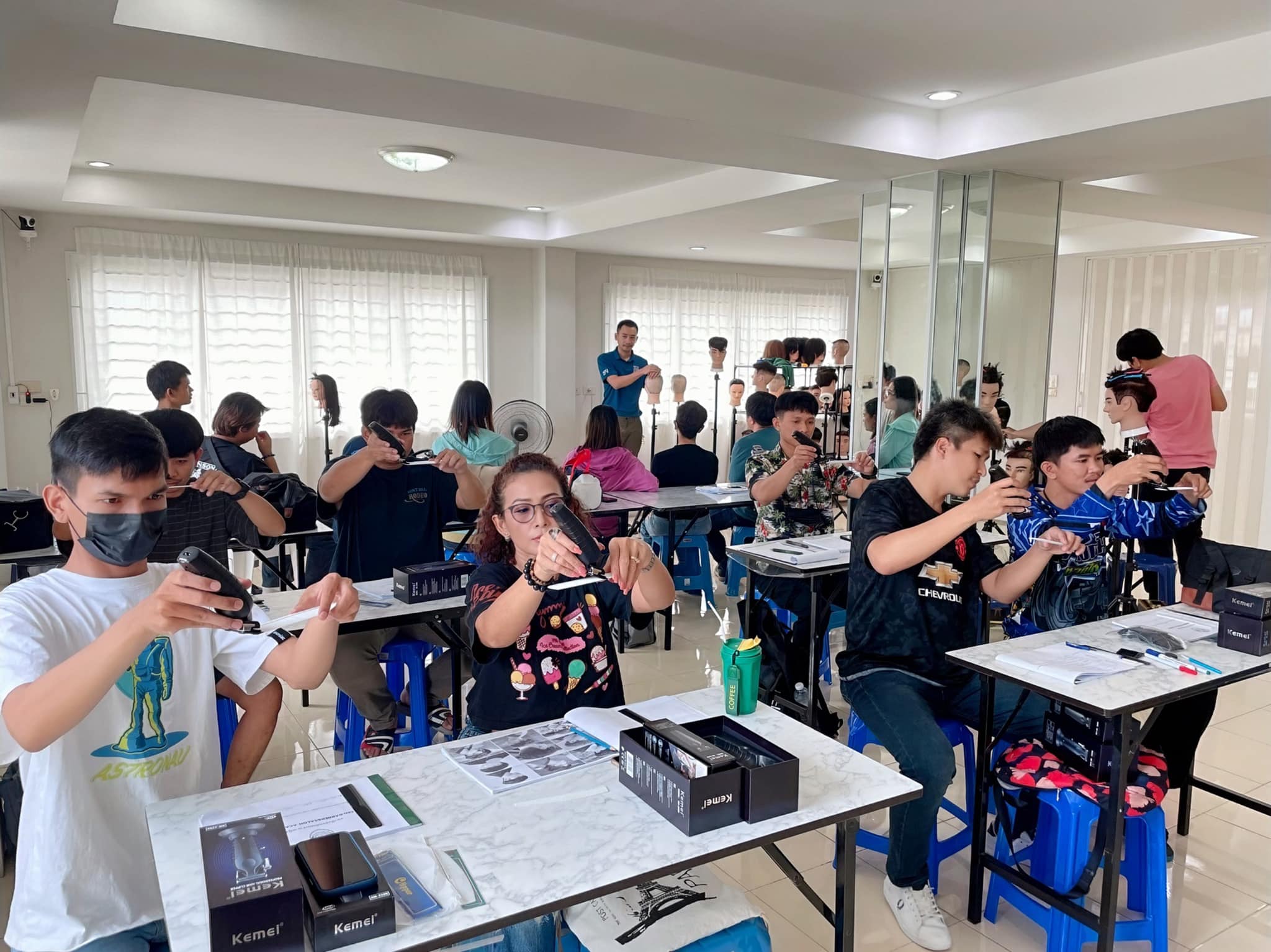 ก่อตั้ง Academy